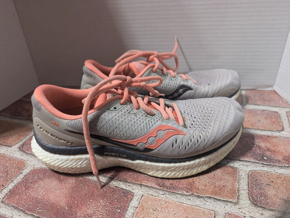 Saucony Triumph 18 Womens Size 8 Gray Pink Running Shoes Sneakers S10595-30